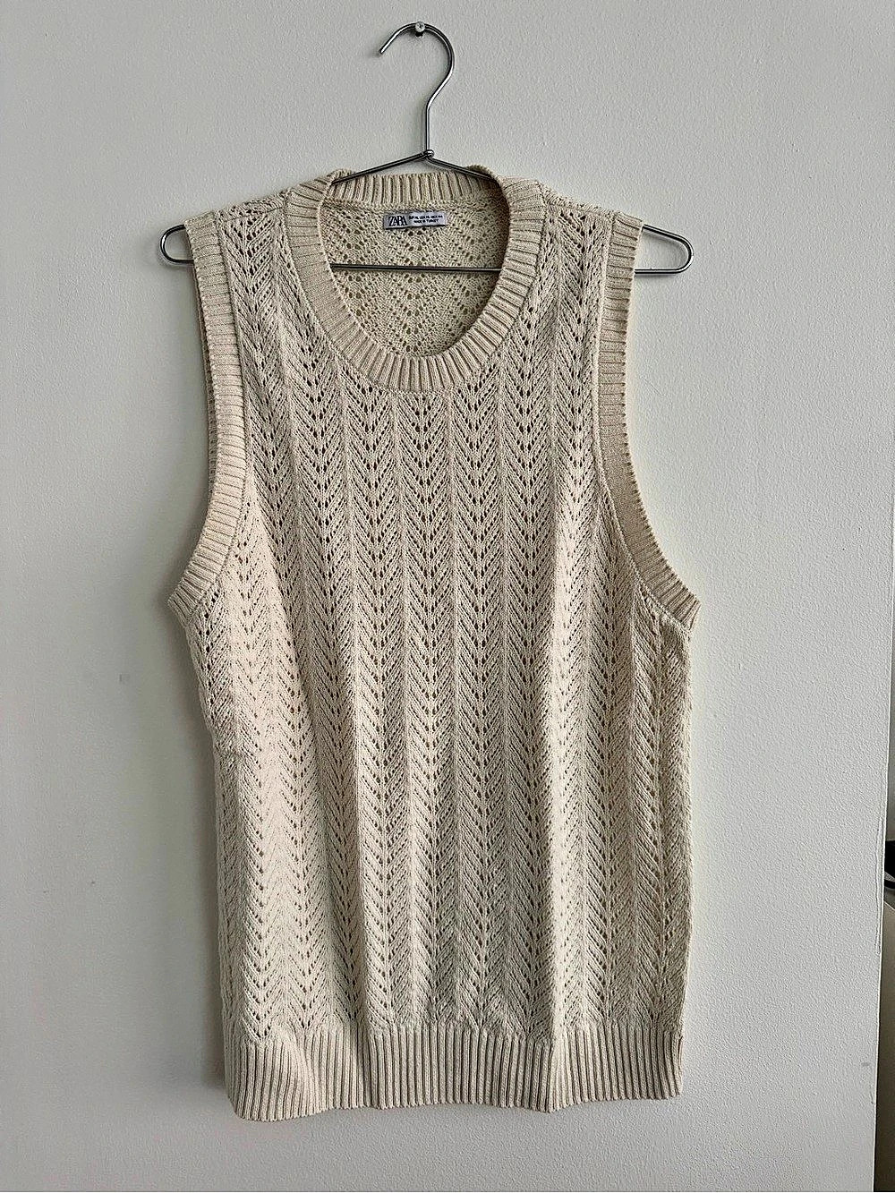 Zara Sleeveless Knit Vest in Beige Size XL (44) Like New